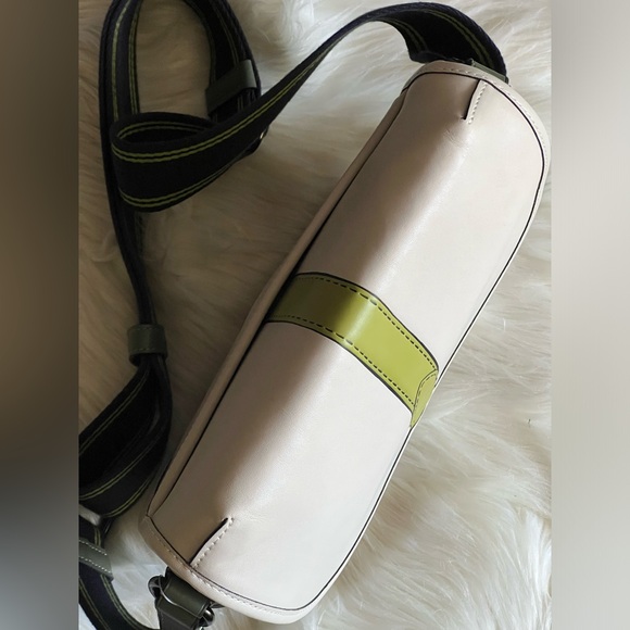 💰SOLD - C8481 - Coach Hitch Crossbody with Trompe L’oeil - Picture 7 of 12